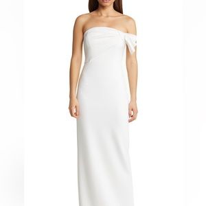 Black Halo | Divina Strapless Gown | Size 6 | Whip Cream